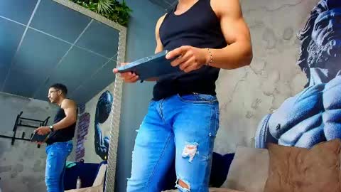 Snapshot of vans_ross chatting on June 2, 2026, 2:52 pm Vans Ross online show from June 2, 2026, 2:52 pm