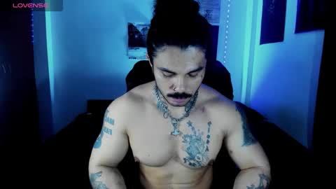 vanvelckan_ online show from December 14, 2025, 1:22 am