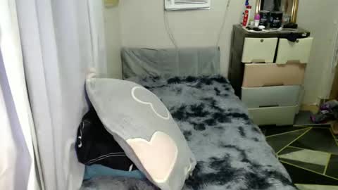 vanxxx2005 online show from April 27, 2026, 1:14 am