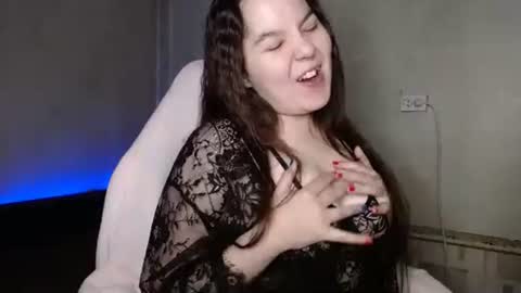 Snapshot of var_kiss chatting on May 15, 2026, 7:37 am Var Kiss online show from May 15, 2026, 7:37 am