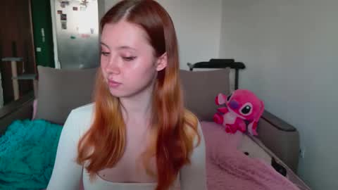 Snapshot of vasilisa_lik chatting on October 14, 2025, 6:03 am Vasilisa lik online show from October 14, 2025, 6:03 am
