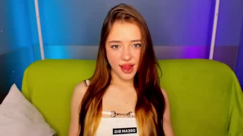 VasilisaLove online show from June 20, 2026, 1:52 am