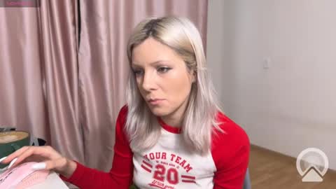 Snapshot of vasya_sylvia chatting on February 27, 2025, 10:15 am Vasya Sylvia online show from February 27, 2025, 10:15 am