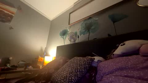 Snapshot of vaua089 chatting on September 17, 2025, 5:31 am vaua089 online show from September 17, 2025, 5:31 am