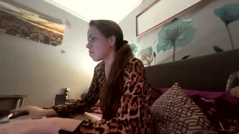 Snapshot of vaua089 chatting on October 3, 2025, 4:31 am vaua089 online show from October 3, 2025, 4:31 am