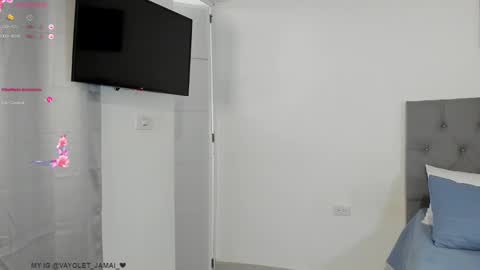 Snapshot of vayolet___ chatting on February 13, 2025, 8:34 pm Hi Im Vayolet online show from February 13, 2025, 8:34 pm