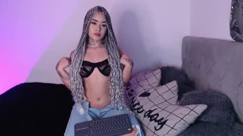 Vayolett Bass online show from February 23, 2025, 1:24 am