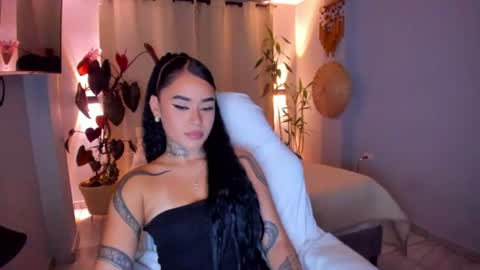 Vayolett Bass online show from June 25, 2026, 5:23 am
