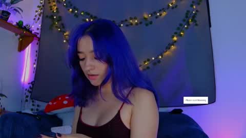 Vayolett online show from November 3, 2025, 12:24 am