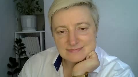 vea_motty online show from April 27, 2026, 3:54 pm