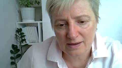 vea_motty online show from May 1, 2026, 11:59 am