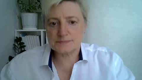 Snapshot of vea_motty chatting on May 4, 2026, 2:46 pm vea_motty online show from May 4, 2026, 2:46 pm