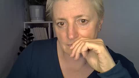 Snapshot of vea_motty chatting on May 30, 2026, 6:27 pm vea_motty online show from May 30, 2026, 6:27 pm