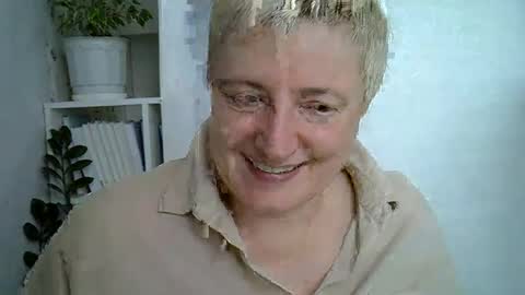 Snapshot of vea_motty chatting on June 4, 2026, 6:08 am vea_motty online show from June 4, 2026, 6:08 am