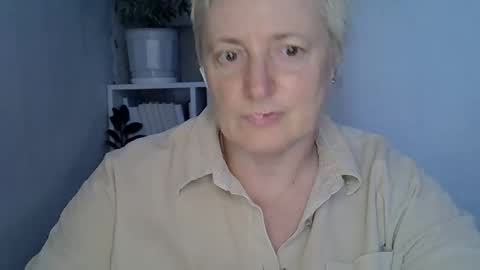 Snapshot of vea_motty chatting on June 4, 2026, 6:25 pm vea_motty online show from June 4, 2026, 6:25 pm