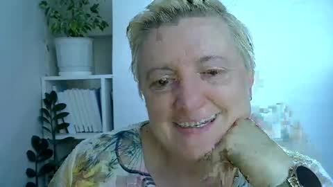 Snapshot of vea_motty chatting on June 7, 2026, 3:16 pm vea_motty online show from June 7, 2026, 3:16 pm