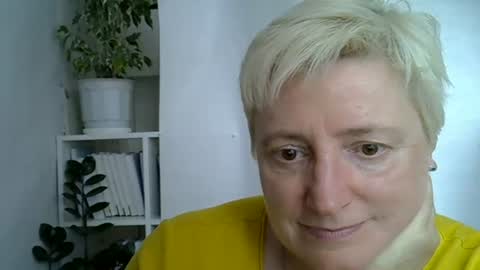 Snapshot of vea_motty chatting on June 14, 2026, 2:41 pm vea_motty online show from June 14, 2026, 2:41 pm