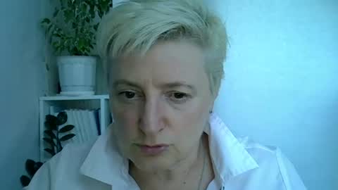 Snapshot of vea_motty chatting on June 19, 2026, 2:43 pm vea_motty online show from June 19, 2026, 2:43 pm