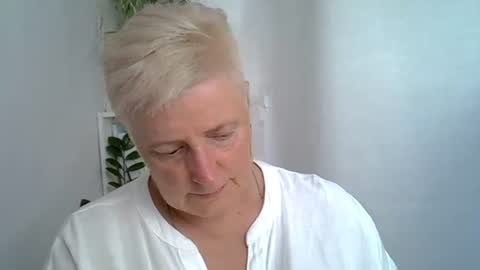 Snapshot of vea_motty chatting on July 17, 2026, 1:18 pm vea_motty online show from July 17, 2026, 1:18 pm