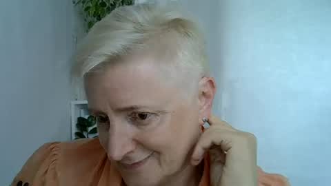 Snapshot of vea_motty chatting on July 19, 2026, 12:53 pm vea_motty online show from July 19, 2026, 12:53 pm