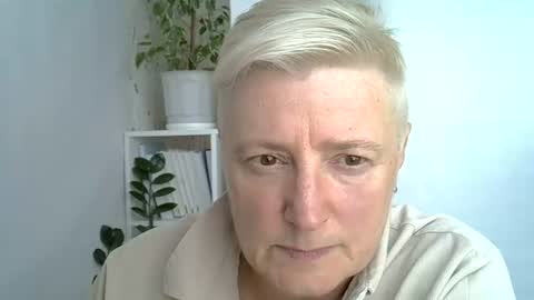 Snapshot of vea_motty chatting on July 23, 2026, 10:46 am vea_motty online show from July 23, 2026, 10:46 am