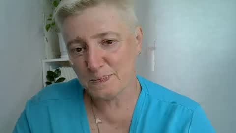 Snapshot of vea_motty chatting on July 25, 2026, 12:58 pm vea_motty online show from July 25, 2026, 12:58 pm