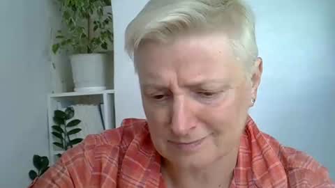 Snapshot of vea_motty chatting on July 26, 2026, 12:56 pm vea_motty online show from July 26, 2026, 12:56 pm