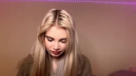 Snapshot of vedalipscomb chatting on November 26, 2025, 5:36 pm Monika online show from November 26, 2025, 5:36 pm