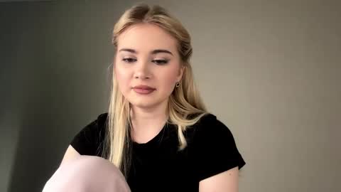 Monika online show from February 17, 2026, 1:07 pm