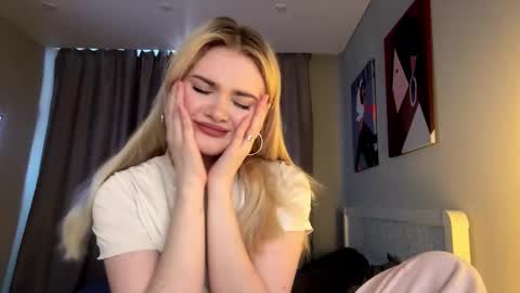 Monika online show from March 15, 2026, 1:06 pm