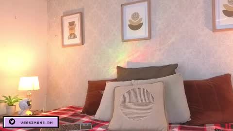 Vee Simons online show from February 7, 2026, 7:39 pm