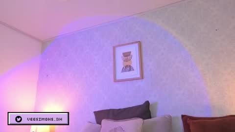 Snapshot of veesimons_dh chatting on June 1, 2026, 7:37 pm Vee Simons online show from June 1, 2026, 7:37 pm