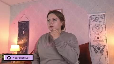 Snapshot of veesimons_dh chatting on June 15, 2026, 8:00 pm Vee Simons online show from June 15, 2026, 8:00 pm