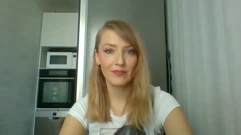 Veessa online show from April 28, 2026, 10:53 am