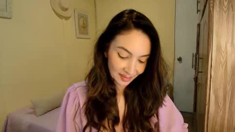 veka_lourens online show from December 19, 2025, 4:36 pm