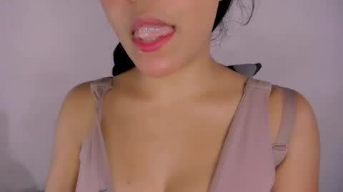 Snapshot of veky_saliva01 chatting on March 29, 2026, 3:45 pm camila online show from March 29, 2026, 3:45 pm