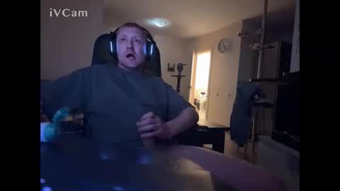 Snapshot of velikiibelyi17 chatting on November 1, 2025, 6:21 pm Deniel online show from November 1, 2025, 6:21 pm