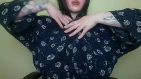 Snapshot of velira_ chatting on March 2, 2026, 5:08 am velira_ online show from March 2, 2026, 5:08 am