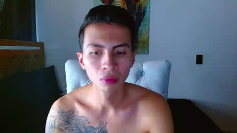 velk_hot1 online show from February 18, 2026, 12:23 pm