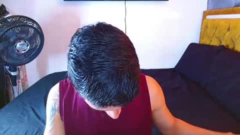 velk_hot1 online show from April 23, 2026, 3:03 pm