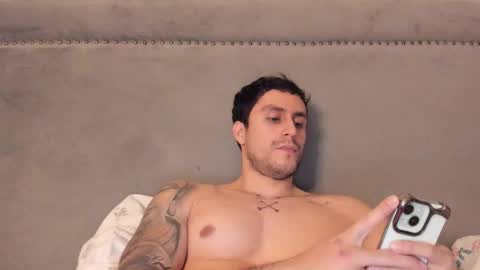 Emm online show from February 11, 2026, 3:33 am