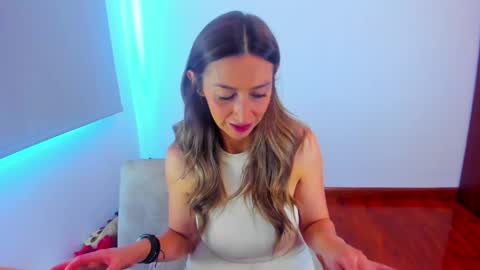 Snapshot of velourmuse chatting on May 25, 2026, 6:47 pm Sara online show from May 25, 2026, 6:47 pm