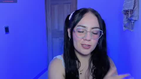 VELOURNYX online show from April 1, 2026, 3:18 am