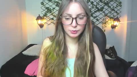 Sophi  online show from March 25, 2026, 12:38 am