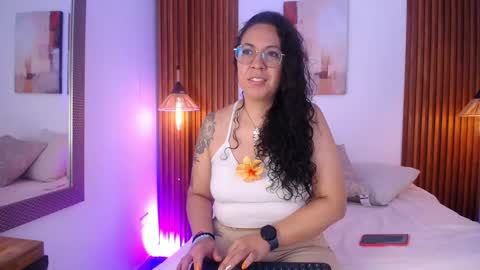 Emma Curly online show from April 29, 2026, 12:31 pm