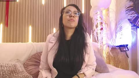 Emma Curly online show from May 20, 2026, 12:22 pm