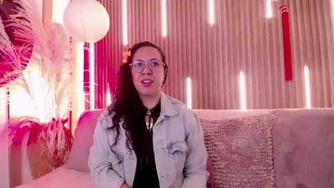 Emma Curly online show from May 24, 2026, 12:10 pm