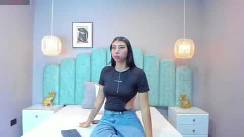 velvet_scarlet online show from April 9, 2026, 2:33 am