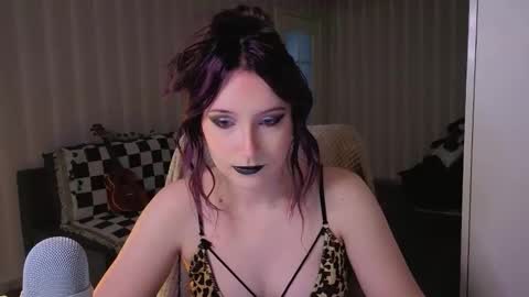 Violet online show from May 12, 2026, 12:46 pm