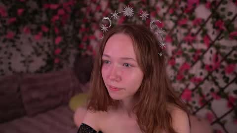 Polly online show from November 28, 2025, 6:10 pm